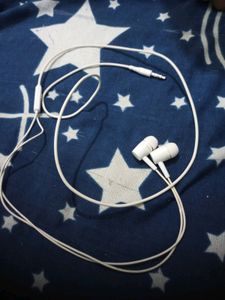 White Wired Earphone