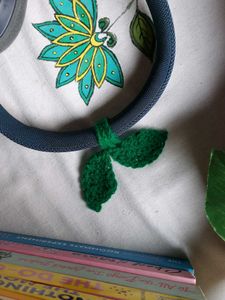 Headphone Crochet Leaf