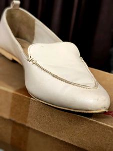✨ Chic Meets Comfort – Classic Tan Leather Bellies