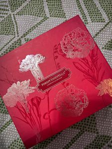 Forest Essentials Beauty Gift Set