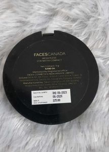 WEIGHTLESS STAY MATTE COMPACT
