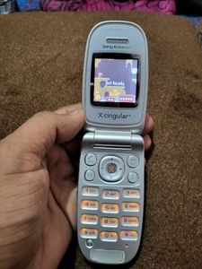 Vintage Sony Ericsson Z300a Flip Phone