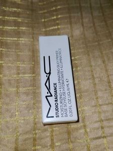 MAC Moisturizing Illuminating