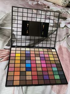 SWISS BEAUTY 100 Colors Eyeshadow Palette - SB700