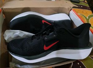 Original Nike Quest 6 Sports Shoes - Black & Red