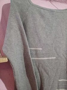 grey full sleeve knit top