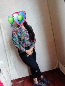 Floral Top &amp; Black Jeans