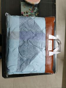 Brand New Signature Blankets Double Bed Comforter