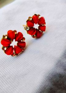 Red pearl stud