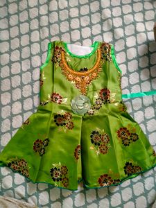 Beautiful baby frock for 3 to 6 months