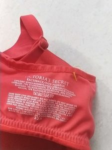32A Red Sports Bra (Victoria&#39;s secret)