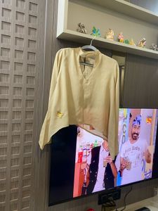 Fashionable top for women