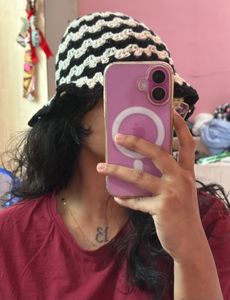 Black &amp; cream Bucket Hat 🖤🤍