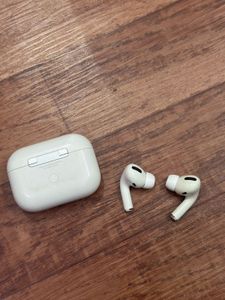 Original AirPods Pro 1st Generation With Box Used