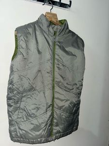 Sleeveless Double Sided Puffer Vest (green &amp; grey)