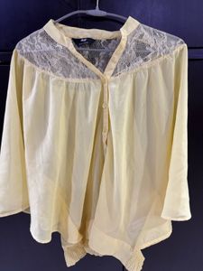 Butter Yellow Top