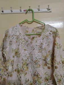 Short chikankari cotton kurta