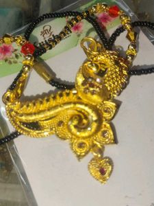 Elegant Gold Mangalsutra
