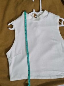 Women Off White Solid Crop Top