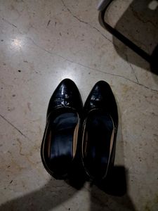 Black heel for women 2 inch height