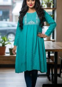 Green Elegant Embroidered Kurta