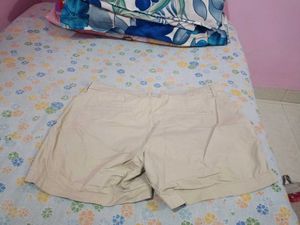 Khaki Shorts And Printed Short Skirt