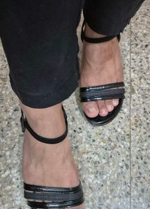 Black Color Heels Sandal Size 6