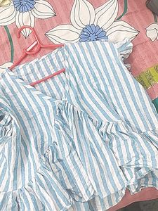 Stripped Ruffled TOP