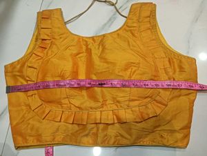 NEW Yellow 💛Ruffle Blouse