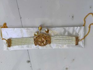 Nyka Nail paint ,Chokar White