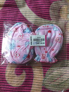 Baby Boots Socks &amp; Hand Gloves Pack Of 5 Pairs