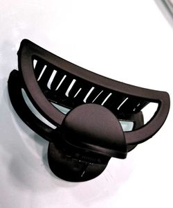 Black Hair Claw Clip
