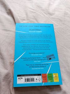 Sharp Objects by Gillian Flynn - Thrilling Read!