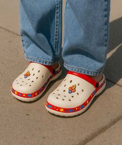 Women's/men's Cool Clogs Looks Fantastic 🫶🏽🤍🫠