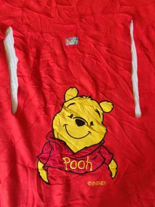 Winnie the Pooh Graphic Tee(cape)