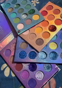 Eye Shadow Palette+ Free Nail Paint