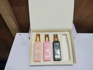 Women Mini Perfume Set!