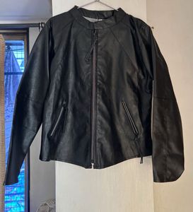 black y2k leather/biker jacket 🕷️🏍️