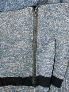 Stylish crewneck sweatshirt for mens