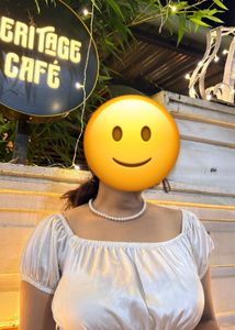 Stylish royal crop top