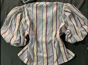 ruffle sleeved torso crop top