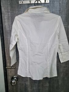 Sleek White Skinny-Fit Shirt