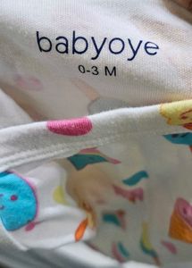 Cute  Onesies of babyoye, mother care and baby hug