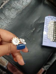 Daisy Stud Set Wasn&#39;t Used It Was From Our Shop