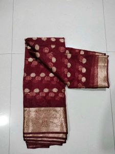 Maroon &amp; Gold Polka Dot Saree