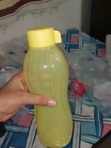 Fresh New 1ltr Bottle TUPPERWARE
