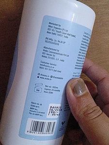arata 1% salysalic acid daily body wash