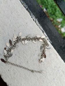 This is Hand Breslate in Very Good Condition.