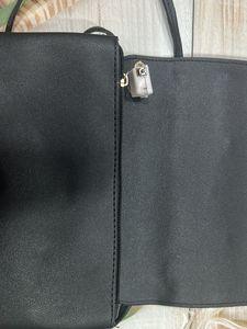 Light Sling Bag