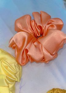Retro Fluff Scrunchie